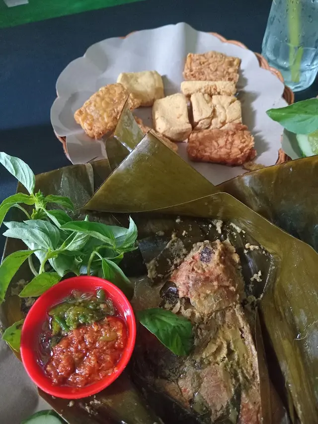 Rekomendasi Tempat Makan Dekat Terminal Condongcatur
