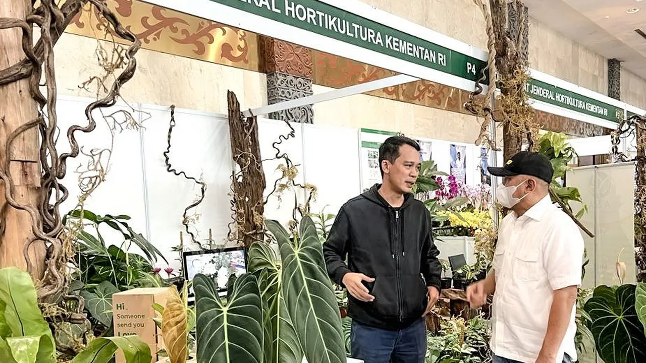 Menteri Koperasi dan UKM Teten Masduki menghadiri Pameran Floriculture Indonesia International (FLOII)