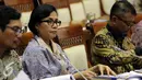 Menteri Keuangan Sri Mulyani Indrawati mengikuti rapat kerja (Raker) dengan Komisi XI DPR RI di Kompleks Parlemen Senayan, Jakarta, Kamis (29/9). (Liputan6.com/Johan Tallo)