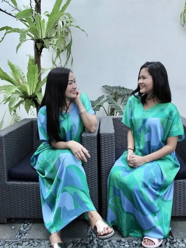 6 Potret Kebersamaan Pedangdut Wanita Bareng Putrinya, Curi Perhatian