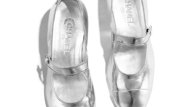 Bergaya Chic dan Smart dengan The Mary Jane Shoes dari Chanel