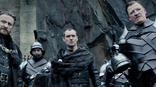 Adegan King Arthur: Legend of the Sword, tayang di Bioskop Trans TV (Foto: Warner Bros via imdb.com)
