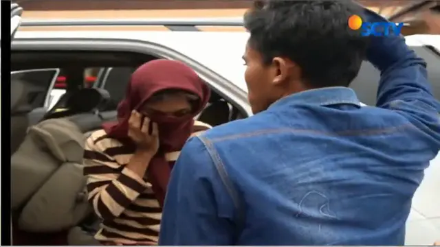 Kasus pernikahan sesama jenis antara Muhammad Fadholi  dan Ayu Pujiastuti, warga Kecamatan Ajung terungkap atas kecurigaan keluarga Fadholi.