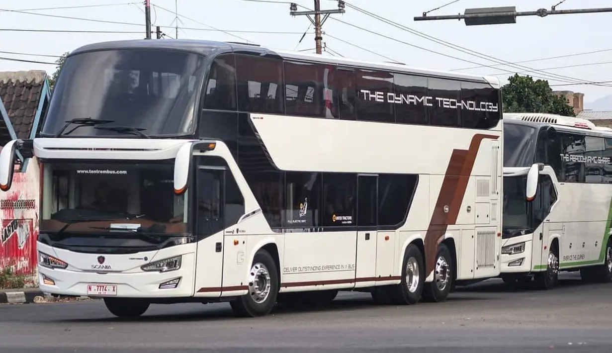 Avante D2: Seri Avante menjadi lini produk terbaru dari karoseri Tentrem. Body ini merupakan produk pertama bus tingkat atau double decker (DD) buatan Tentrem. Desainnya memiliki garis body mirip dengan bus-bus di Eropa. Facia depan dan belakangnya terlihat sangat modern dengan lampu LED. Dimensi bus ini cukup besar. Panjanganya mencapai 13,5 meter, lebar 2,5 meter, dan tinggi 4,08 meter. (Source: Instagram/@_rizaarfn)