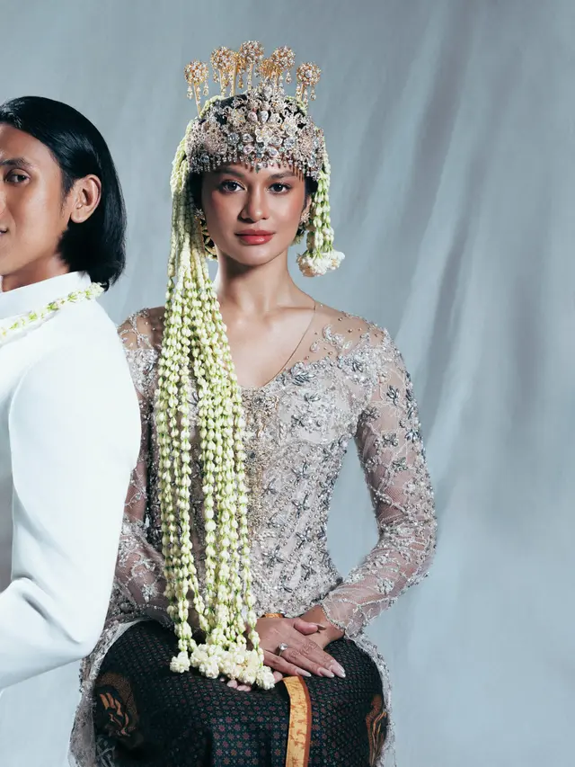 Hana Malasan &  Sean Gelael prewedding - instagram.com/eternalpictures__/hanamalasan/gelaelized
