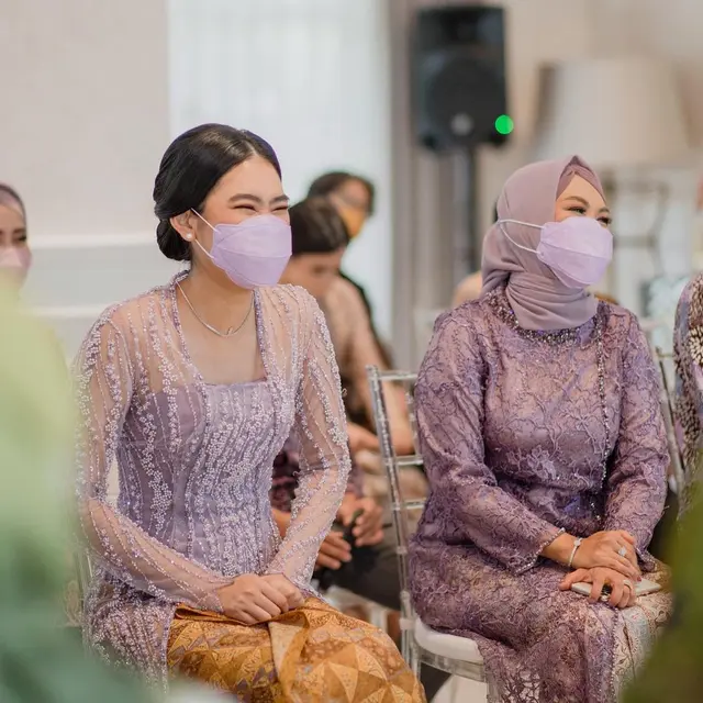 6 Potret Lamaran Alika Islamadina Keponakan Alya Rohali, Penuh Kebahagiaan