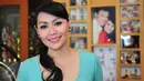 Tessa Kaunang tampil cantik saat ditemui dikawasan Duren Tiga, Jakarta, Selasa (24/11/2015). (Liputan6.com/Faisal R Syam)
