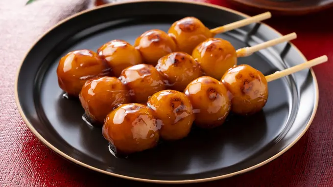 Mitarashi dango Jepang