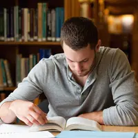 Meski libur kuliah, kamu sebaiknya tetap belajar di akhir pekan. | via: theodysseyonline.com