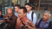 Mantan Direktur Utama Petral, Bambang Irianto usai diperiksa KPK, Selasa (5/11/2019). (Liputan6.com/Muhammad Radityo Priyasmoro)