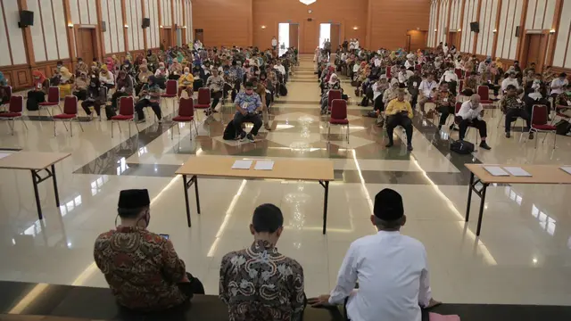 Seleksi petugas haji non kloter tingkat pusat, di Asrama Haji Pondok Gede, Jakarta, Rabu (18/3/2020). (foto: Dokumentasi Kementerian Agama)