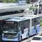 Bus Transjakarta berhenti di Halte Gelora Bung Karno (GBK), Jakarta, Kamis (18/8/2022). PT Transportasi Jakarta (TransJakarta) kembali mengoperasikan Halte Gelora Bung Karno (GBK) setelah rampung direvitalisasi. Halte GBK efektif melayani pelanggan bertepatan di HUT Ke-77 RI pada Rabu, 17 Agustus 2022 kemarin. (Liputan6.com/Herman Zakharia)
