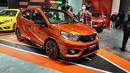 Honda Brio dikenal sebagai city car yang memiliki rasa berkendara paling enak dibandingkan rival sekelasnya saat ini. Satu-satunya di segmennya yang menggunakan konfigurasi mesin 1.200cc 4-silinder bertransmisi CVT. Honda Brio dijual mulai dari Rp159,1 juta hingga Rp243,9 juta. Varian yang paling menarik adalah tipe Brio RS CVT yang dibanderol dengan harga Rp233,1 juta.