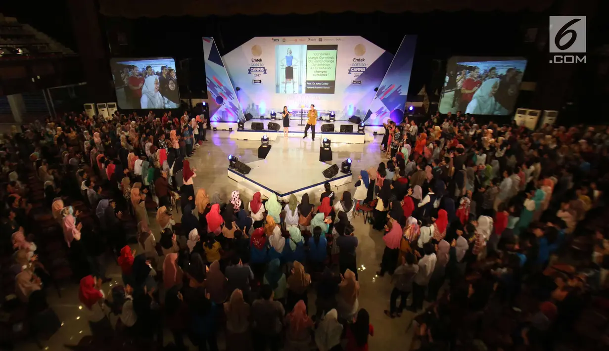 Suasana selama acara Emtek Goes to Campus 2017 di Universitas Gadjah Mada, Yogyakarta, Rabu (1/11). EGTC 2017 berlangsung dua hari pada Selasa 31 Oktober 2017 dan Rabu 1 November 2017. (Liputan6.com/Helmi Afandi)