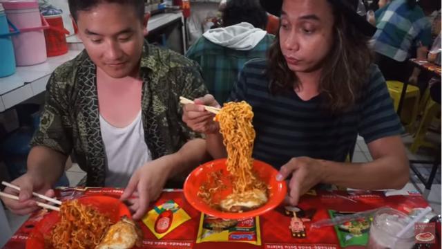 [Bintang] Mie Pedas Mampus Abang Adek Bikin Penggila Mie Dunia Kapok