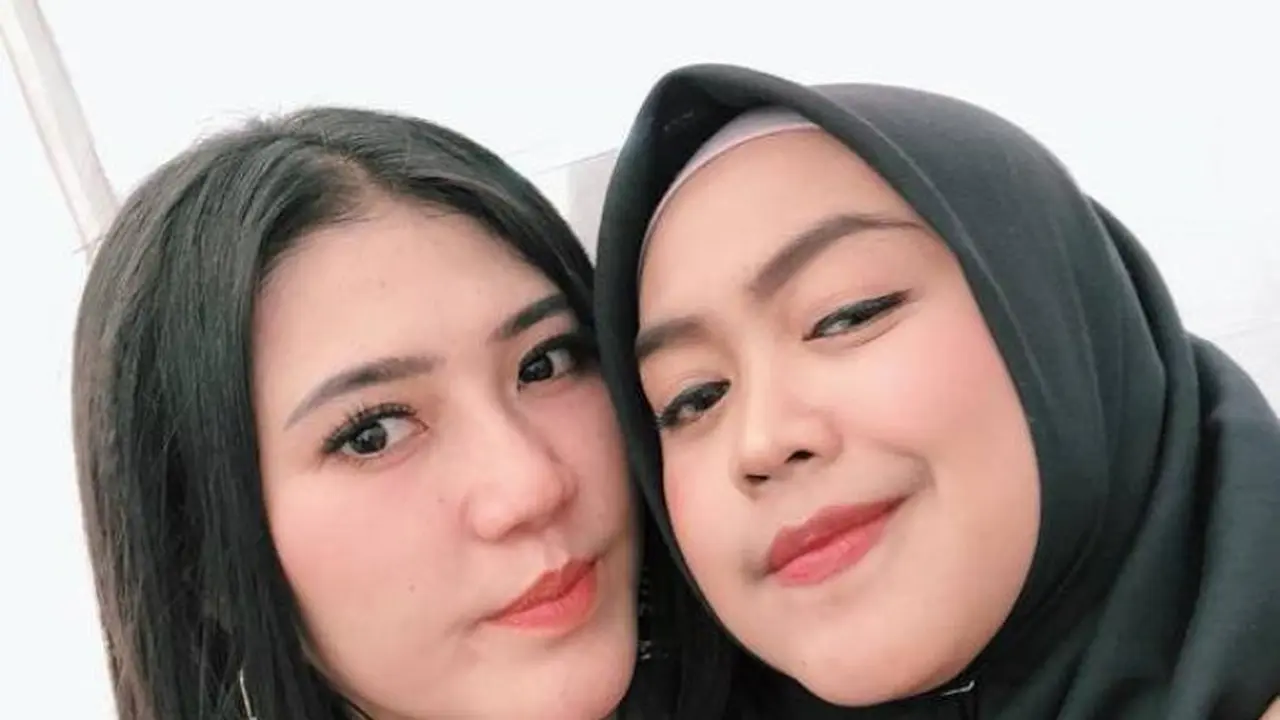 Ria Ricis mendukung Via Vallen terkait insiden pelecehan (Credit: KapanLagi)