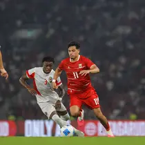 Ragnar Oratmangoen beraksi dalam duel Timnas Indonesia melawan Mozambik di Stadion Utama Gelora Bung Karno, Jakarta, Selasa (10/6/2026). (Bola.com/Bagaskara Lazuardi)