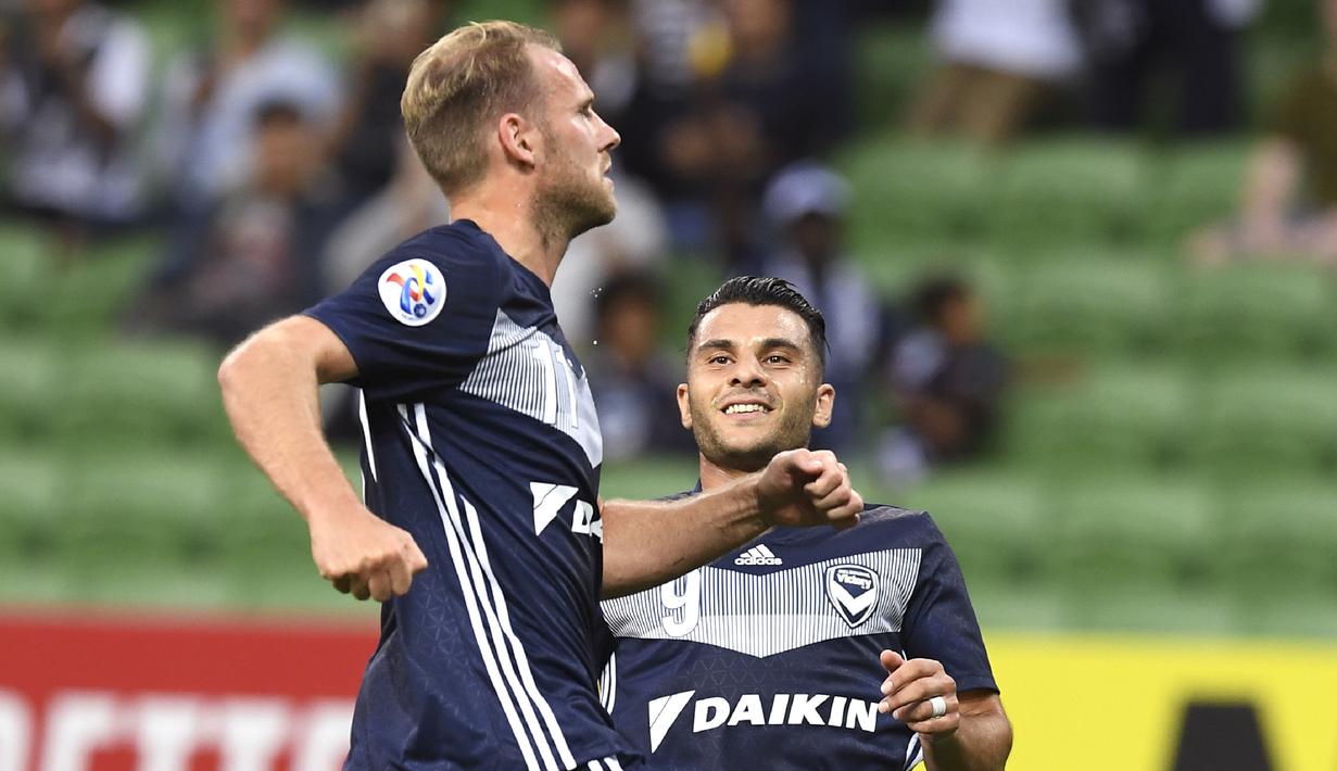 Pemain Melbourne Victory, Ola Toivonen, merayakan gol yang dicetaknya ke gawang Chiangrai United pada laga Liga Champions Asia di Melbourne, Selasa (11/2). Melbourne menang 1-0 atas Chiangrai. (AFP/William West)