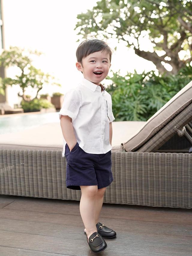 Disebut Mirip Sang Ayah, Ini 6 Potret Menggemaskan Raphael Moeis