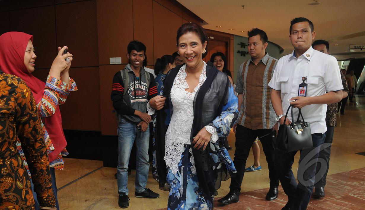 Menteri Kelautan dan Perikanan Indonesia, Susi Pudjiastuti hadir dalam peringatan Hari Perempuan Internasional di Teater Kecil Taman Ismail Marzuki, Jakarta, Minggu (8/3/2015). (Liputan6.com/Helmi Fithriansyah)