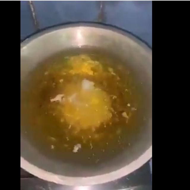 6 Potret Telur Mata Sapi Terendam Minyak Ini Bikin Senyum Kecut