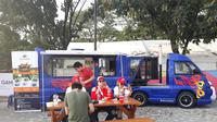Mini resto Bakaraloka yang berjualan di area Asian Games 2018, tepatnya di kompleks Gelora Bung Karno. (Bola.net/Fitri Apriani)