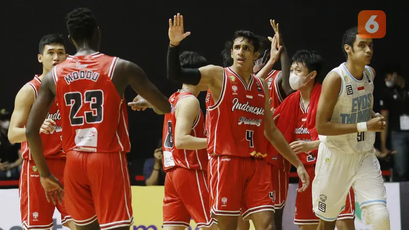 Foto: Indonesia Patriots Kantongi Kemenangan Perdana usai Menangkan Laga Sengit Kontra Evos Thunder Bogor di IBL 2022