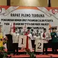 Tiga pasangan calon wali kota dan wakil wali kota Tangerang Selatan (Tangsel), sudah mengambil nomor urut pencoblosan Pilkada 2020. (Liputan6.com/Pramita Tristiawati)