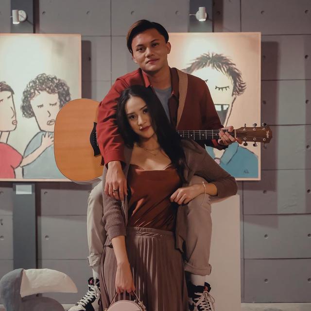 Jadi Model Video Klip Cuek Ini 6 Potret Mesra Rizky Febian Dan Anya Geraldine Hot Liputan6 Com Berikut kunci (chord) gitar dan lirik lagu 'nona' rizky febian.