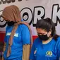 Dua bandar arisan lelang di Kota Bogor, Jawa Barat, ditangkap polisi karena diduga menipu sekitar 54 orang. Kerugian para korban ditaksir mencapai Rp2 miliar. (Liputan6.com/Achmad Sudarno)