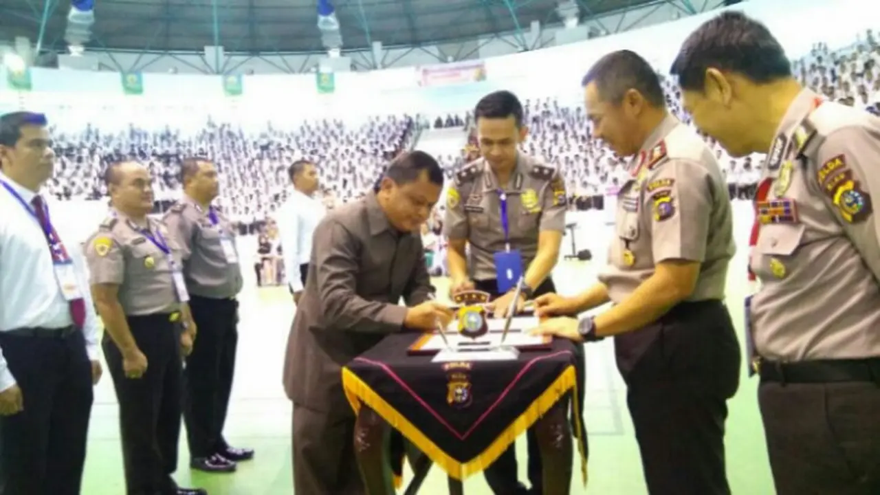Penandatanganan Pakta Integritas dan MoU Dalam Rekrutmen Calon Anggota Polisi