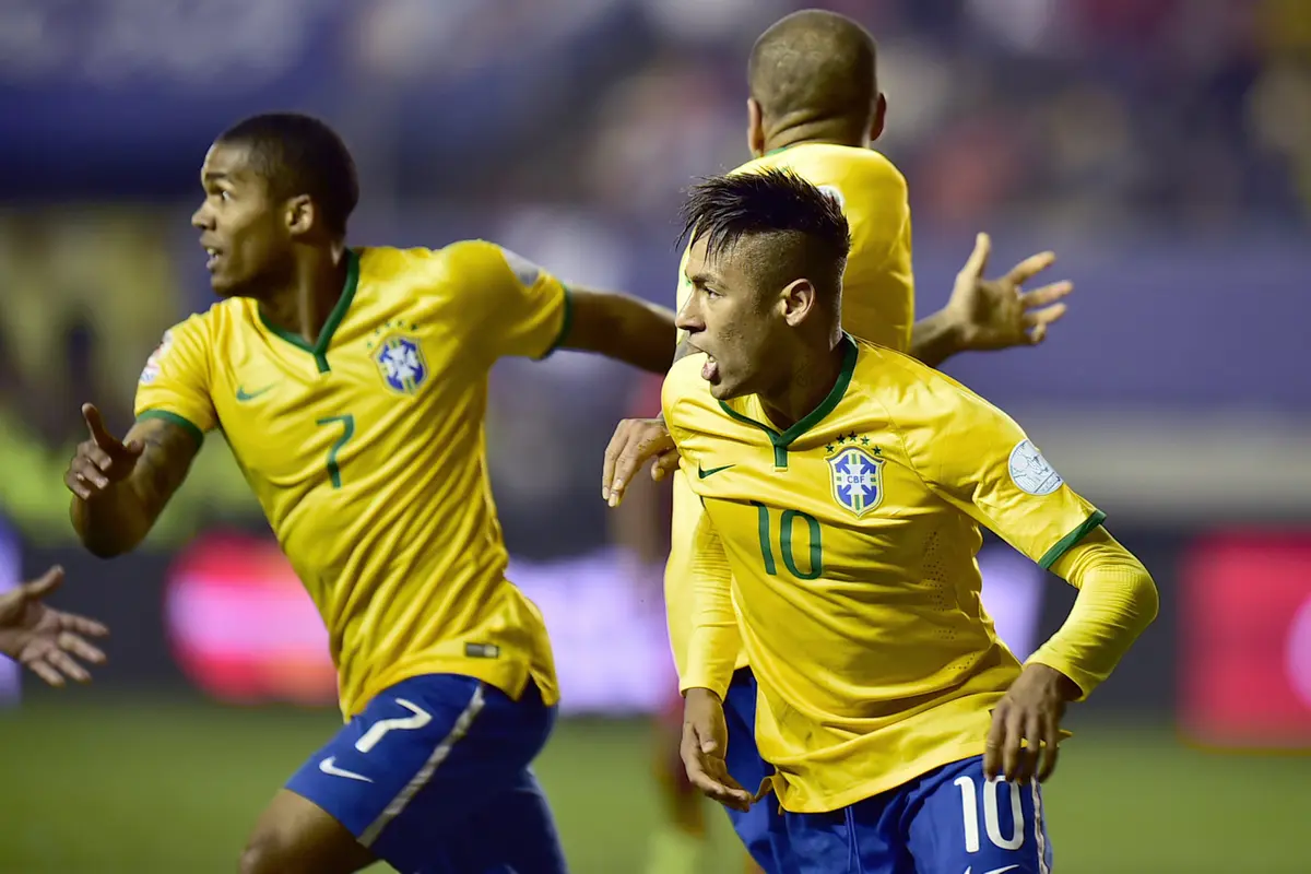 Douglas Costa- Neymar
