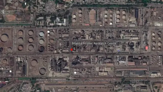 Pusat Penelitian Atom Bhabha di Mumbai, India. (Sumber Google Earth)