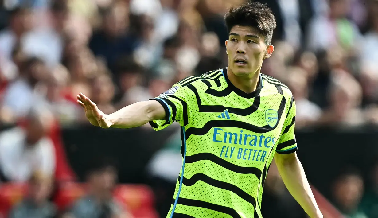 Bek kanan berusia 25 tahun, Takehiro Tomiyasu menjalani musim keempatnya di Premier League bersama Liverpool pada musim 2024/2025. Liverpool mendatangkannya dari Bologna pada awal musim 2021/2022 dengan nilai transfer 18,6 juta euro. Hingga kini ia telah tampil dalam 64 laga di Premier League dengan torehan 2 gol dan 3 assist bareng The Gunners. (AFP/Paul Ellis)