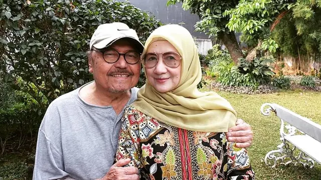 Hampir 50 Tahun Menikah, Ini 6 Potret Harmonis Titiek Sandhora dan Muchsin Alatas