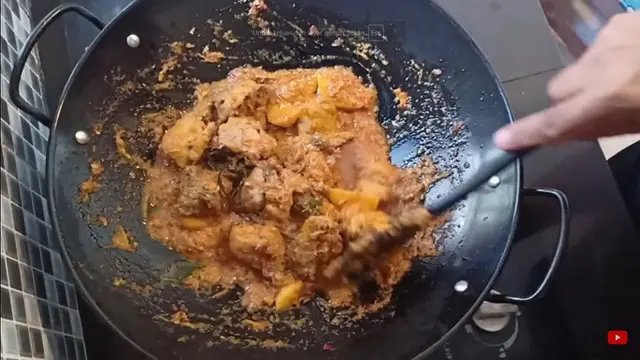 Tambah 1 Bahan, Ini Cara Masak Ayam Rendang Agar Tetap Utuh dan Tidak Amis