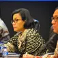 Menkeu Sri Mulyanai saat rilis stabilitas keuangan Indonesia di Jakarta, (3/2). Penilaian juga dilakukan berdasarkan pasar modal, pasar Surat Berharga Negara (SBN), perbankan, lembaga keuangan nonbank, dan penjaminan simpanan. (Liputan6.com/Angga Yuniar)