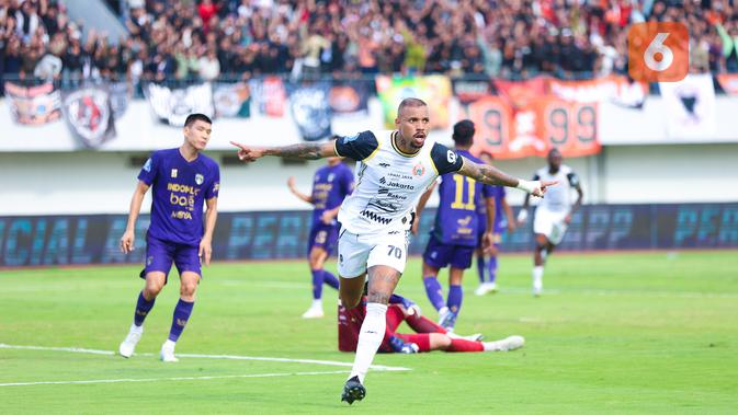 Persita vs Persija Jakarta: Shayne Pattynama Debut, Macan Kemayoran Terkam Pendekar Cisadane 2-0