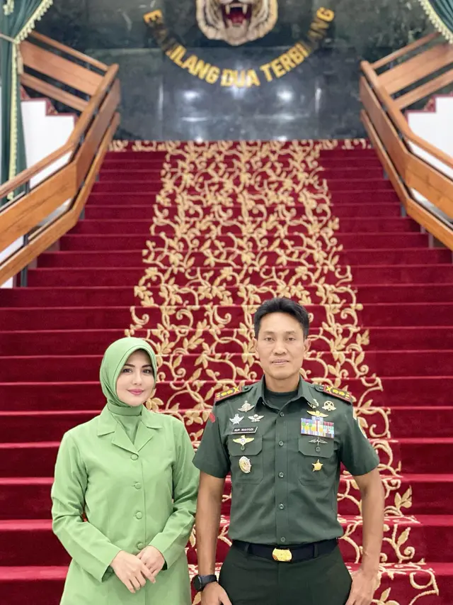 Akan Jadi Ibu Persit, Ini 6 Potret Juliana Moechtar dan Calon Suami