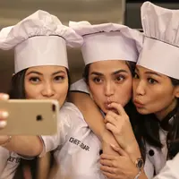 Banyak kalangan selebriti memiliki geng bersama dengan teman-teman dekatnya. Geng yang sering menjadi perbincangan warganet adalah geng Girls Squad. (Adrian Putra/Bintang.com)