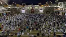 Suasana pelaksanaan salat Idul Adha 1441 H di Masjid Raya Jakarta Islamic Centre, Jumat (31/7/2020). Khutbah Idul Adha tahun ini bertema ‘Membagun Optimisme di Tengah Pandemi’. (merdeka.com/Imam Buhori)