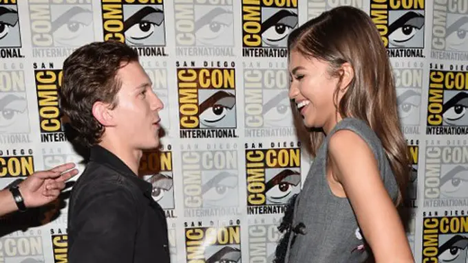 [Bintang] Tom Holland dan Zendaya