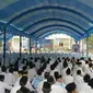 Ribuan orang menghadiri acara istigosah untuk pemoli damai di Pondok Pesantren Alibrohimy Galis Bangkalan.