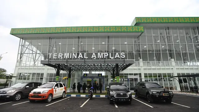 Presiden Joko Widodo atau Jokowi meresmikan 2 terminal Tipe A di Sumatera Utara.