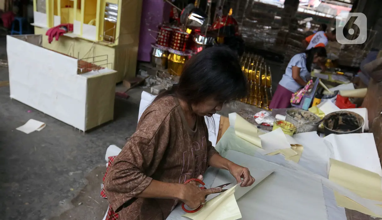 Replika barang itu bertujuan untuk menghormati leluhur. (Liputan6.com/Herman Zakharia)