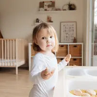 Inilah 5 jenis mainan edukatif seru untuk anak usia 1-3 tahun. (Ilustrasi activity desk. Foto: Pexels/Tatiana Syrikova)