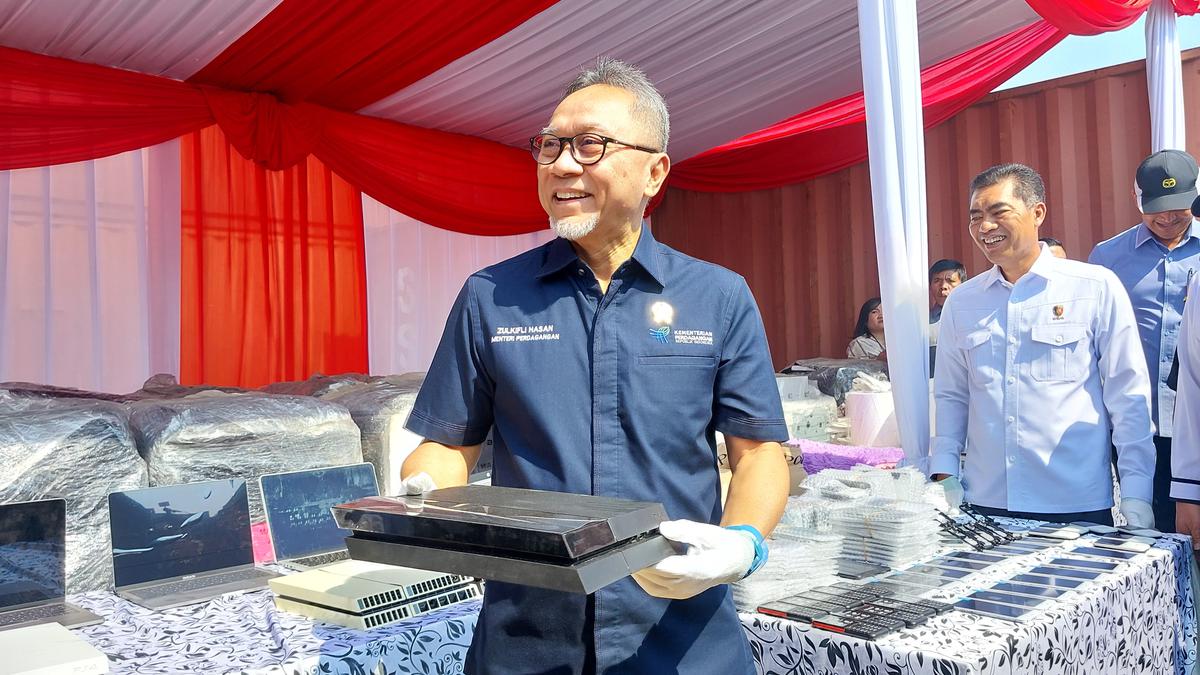 Bagaimana Industri Lokal Enggak Gulung Tikar? Satgas Gerebek Barang Impor Ilegal Nilainya Capai Rp 46 Miliar Berita Viral Hari Ini Rabu 18 September 2024