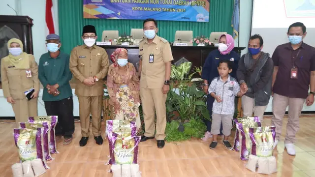 Ribuan Warga Kota Malang Mulai Terima Bantuan Pangan Non Tunai