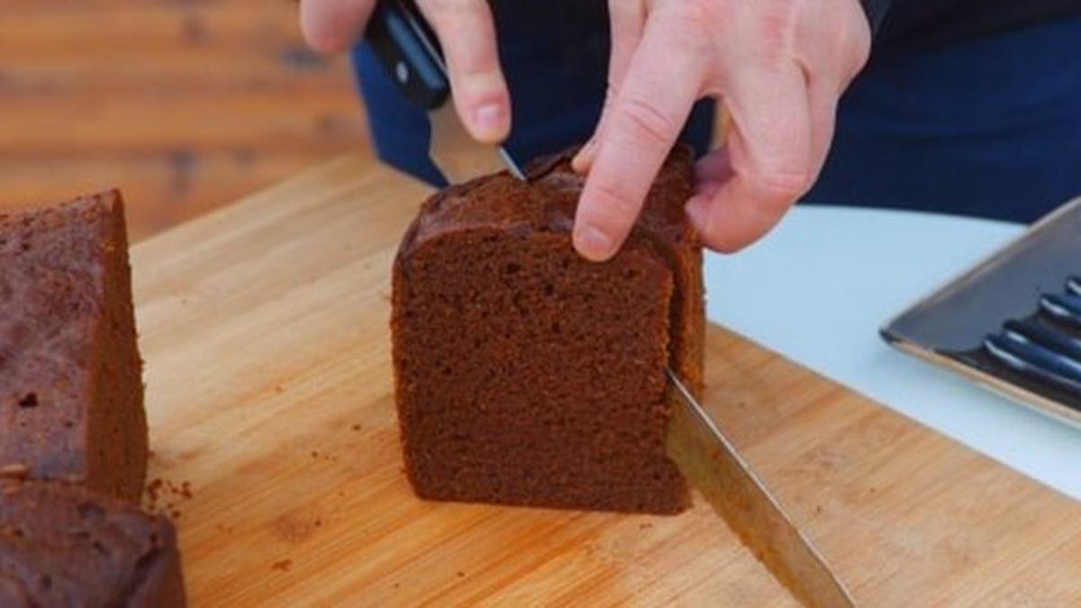 Uniknya Roti Padat Ini Dipanggang Dengan Lava Gunung Berapi