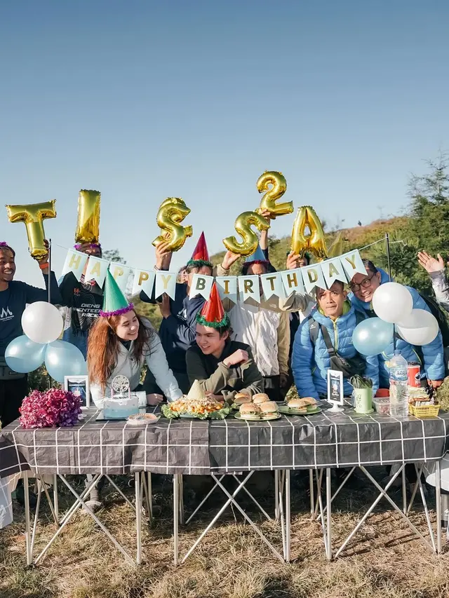 Tissa Biani rayakan ultah di puncak gunung (Instagram/tissabiani)